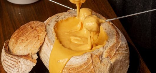 Les meilleures fondues du canton de Vaud : où déguster ce plat emblématique cet hiver