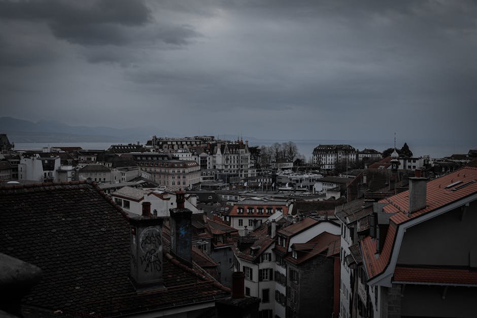 Vue sur les toits et l architecture de Lausanne sous un ciel couvert